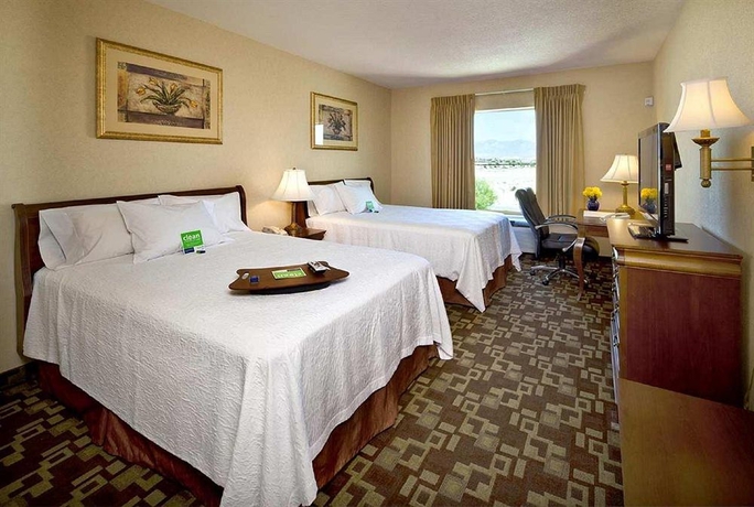 Imagen de la habitación del Hotel Hampton Inn and Suites Palm Desert. Foto 7