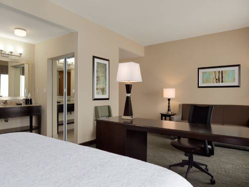 Imagen de la habitación del Hotel Hampton Inn and Suites Parkersburg Downtown. Foto 2
