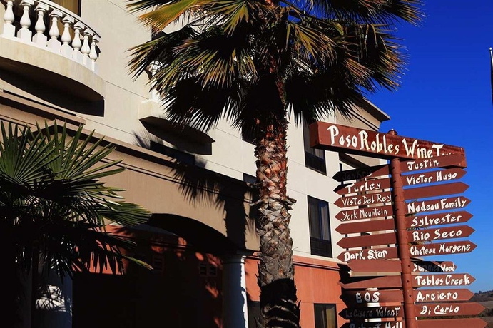 Imagen de los exteriores del Hotel Hampton Inn and Suites Paso Robles. Foto 11
