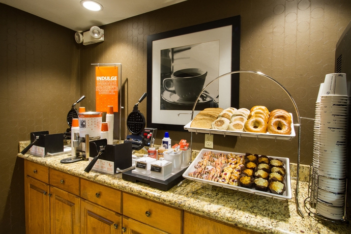 Imagen del bar/restaurante del Hotel Hampton Inn and Suites Paso Robles. Foto 6