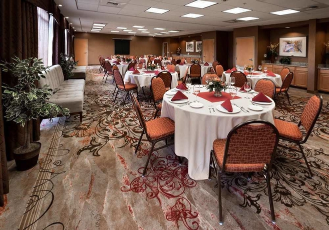 Imagen del bar/restaurante del Hotel Hampton Inn and Suites Paso Robles. Foto 7