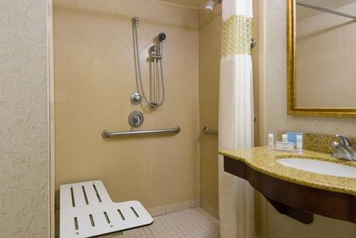 Imagen de la habitación del Hotel Hampton Inn and Suites Peoria At Grand Prairie, Il. Foto 3