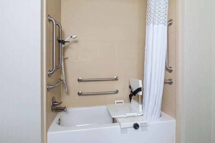 Imagen de la habitación del Hotel Hampton Inn and Suites Philadelphia Montgomeryville. Foto 13