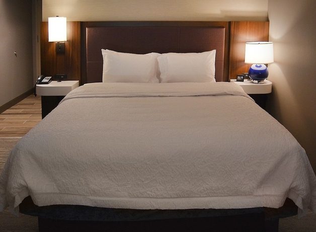 Imagen de la habitación del Hotel Hampton Inn and Suites Philadelphia/media. Foto 7