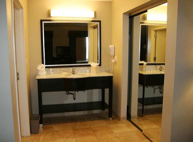 Imagen de la habitación del Hotel Hampton Inn and Suites Phoenix Glendale-westgate. Foto 9