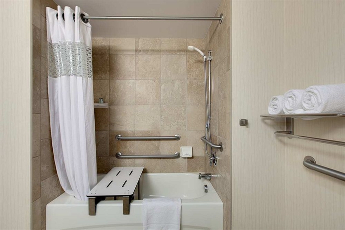 Imagen de la habitación del Hotel Hampton Inn and Suites Phoenix Glendale-westgate. Foto 15
