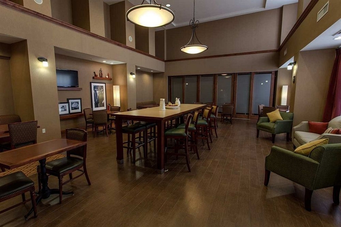 Imagen de los interiores del Hotel Hampton Inn and Suites Phoenix-surprise. Foto 8