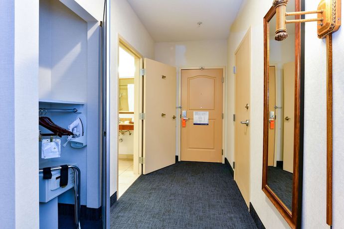 Imagen de la habitación del Hotel Hampton Inn and Suites Pittsburg, CA. Foto 11