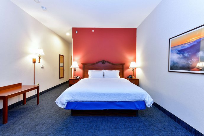 Imagen de la habitación del Hotel Hampton Inn and Suites Pittsburg, CA. Foto 12