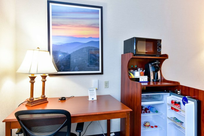 Imagen de la habitación del Hotel Hampton Inn and Suites Pittsburg, CA. Foto 15