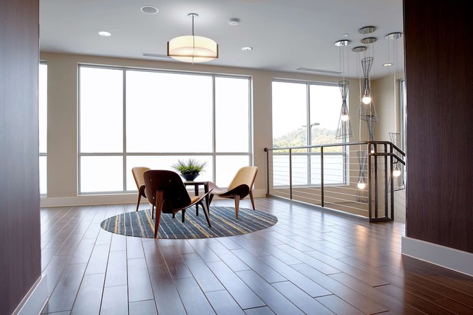 Imagen de los interiores del Hotel Hampton Inn and Suites Pittsburgh Airport South&ndash;Settlers Ridge. Foto 18