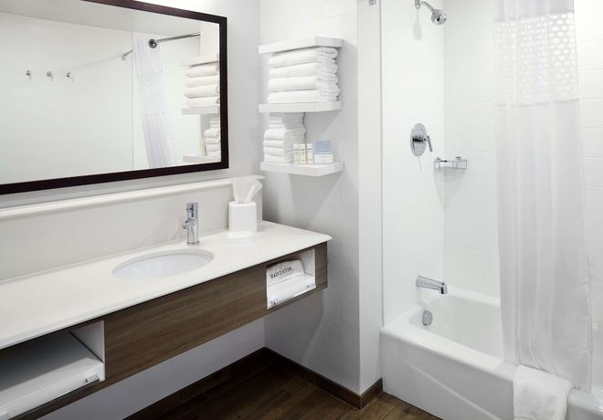 Imagen de la habitación del Hotel Hampton Inn and Suites Pittsburgh Airport South&ndash;Settlers Ridge. Foto 10