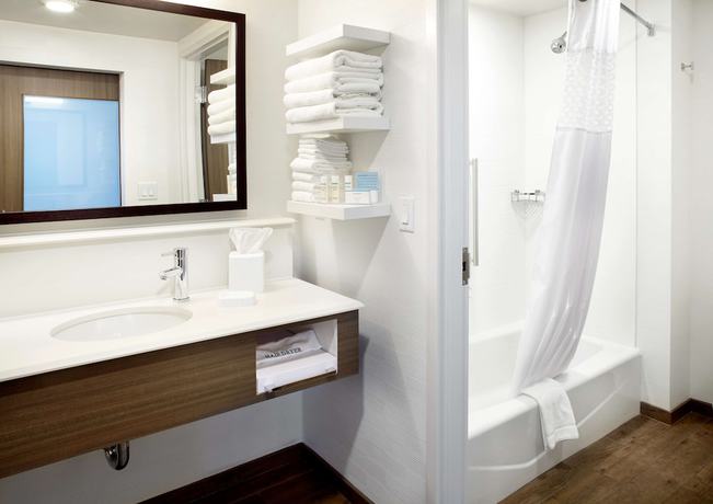 Imagen de la habitación del Hotel Hampton Inn and Suites Pittsburgh Airport South&ndash;Settlers Ridge. Foto 11