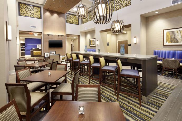 Imagen de los interiores del Hotel Hampton Inn and Suites Pittsburgh Airport South&ndash;Settlers Ridge. Foto 20
