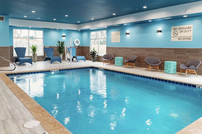 Imagen de la piscina del Hotel Hampton Inn and Suites Pittsburgh New Stanton. Foto 10