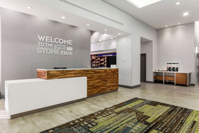 Imagen de los interiores del Hotel Hampton Inn and Suites Pittsburgh-downtown. Foto 19
