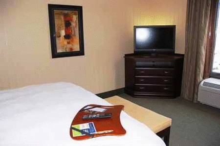 Imagen de la habitación del Hotel Hampton Inn and Suites Plattsburgh. Foto 5