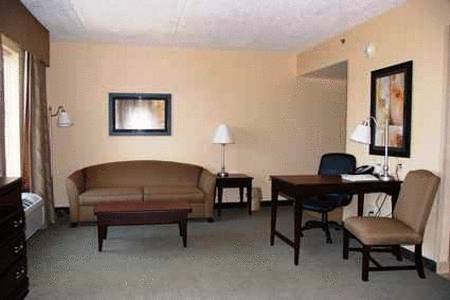 Imagen de la habitación del Hotel Hampton Inn and Suites Plattsburgh. Foto 8