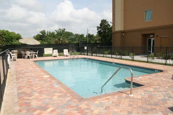 Imagen de la piscina del Hotel Hampton Inn and Suites Port Richey. Foto 14