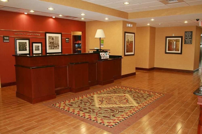 Imagen de los interiores del Hotel Hampton Inn and Suites Port Richey. Foto 11