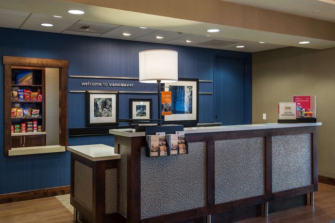 Imagen de los interiores del Hotel Hampton Inn and Suites Portland/Vancouver. Foto 17