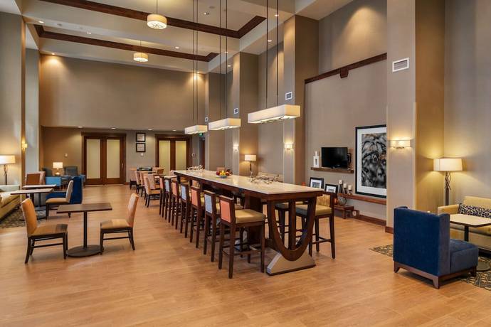 Imagen de los interiores del Hotel Hampton Inn and Suites Portland/Vancouver. Foto 19