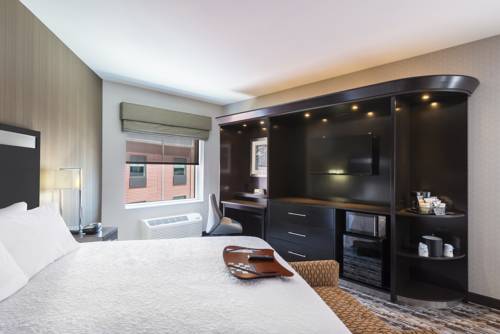 Imagen de la habitación del Hotel Hampton Inn and Suites Portsmouth Downtown. Foto 3