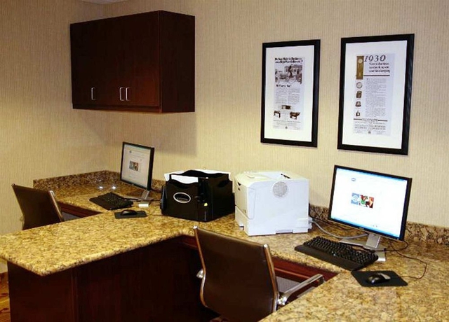 Imagen de los interiores del Hotel Hampton Inn and Suites Poughkeepsie. Foto 11