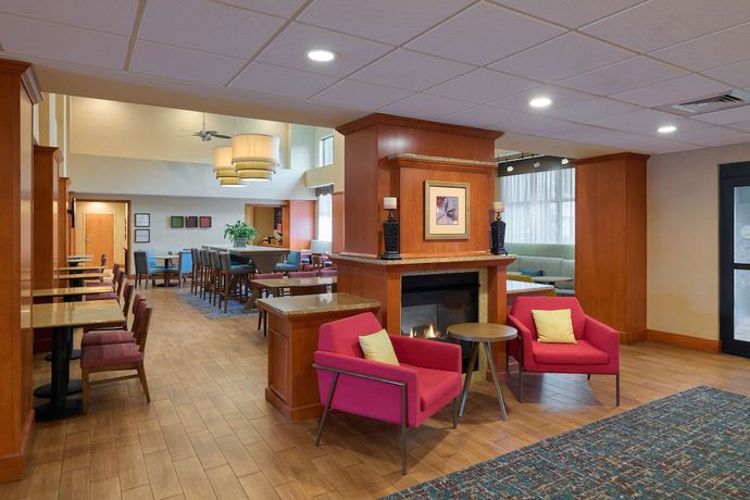 Imagen de los interiores del Hotel Hampton Inn and Suites Providence/Smithfield. Foto 20