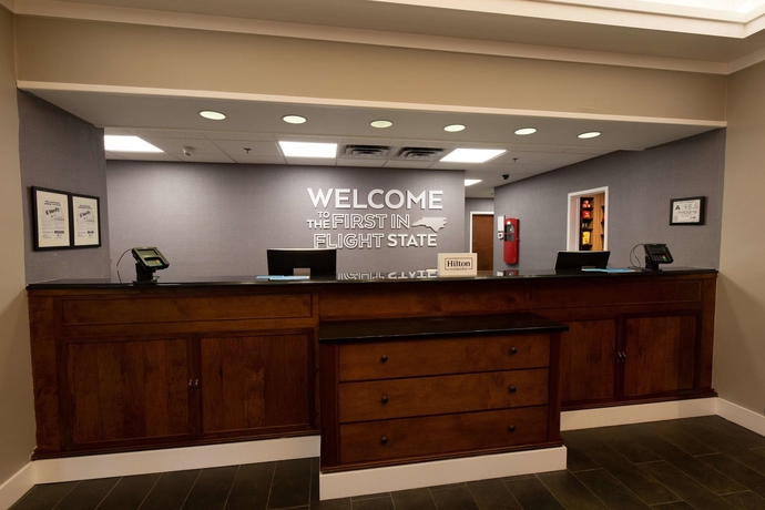 Imagen de los interiores del Hotel Hampton Inn and Suites Raleigh Cary Lenovo Center. Foto 19