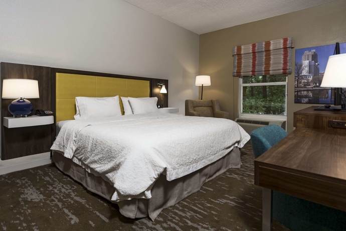 Imagen de la habitación del Hotel Hampton Inn and Suites Raleigh Cary Lenovo Center. Foto 9