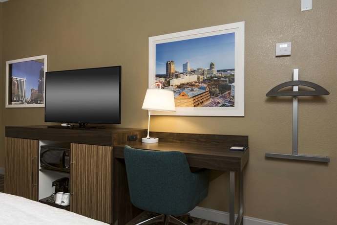 Imagen de la habitación del Hotel Hampton Inn and Suites Raleigh Cary Lenovo Center. Foto 13