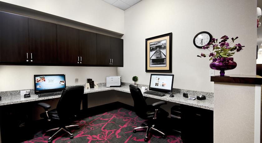 Imagen general del Hotel Hampton Inn and Suites Raleigh Downtown. Foto 3