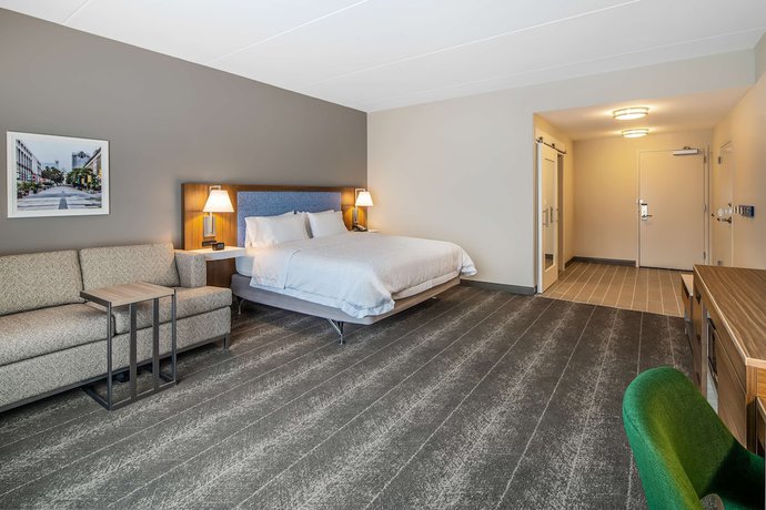 Imagen de la habitación del Hotel Hampton Inn and Suites Raleigh Midtown. Foto 12