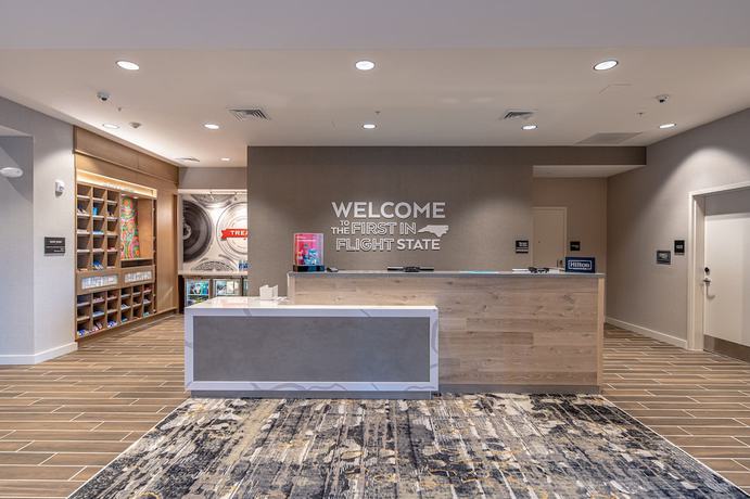 Imagen de los interiores del Hotel Hampton Inn and Suites Raleigh Midtown. Foto 20