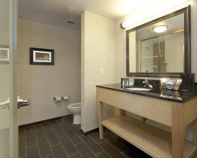 Imagen de la habitación del Hotel Hampton Inn and Suites Raleigh/crabtree Valley. Foto 7