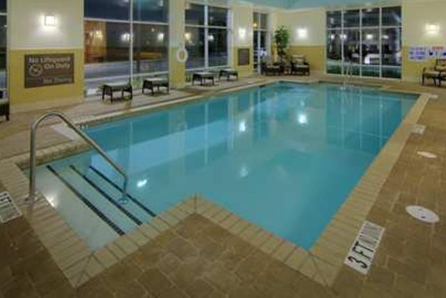 Imagen de la piscina del Hotel Hampton Inn and Suites Raleigh/crabtree Valley. Foto 11