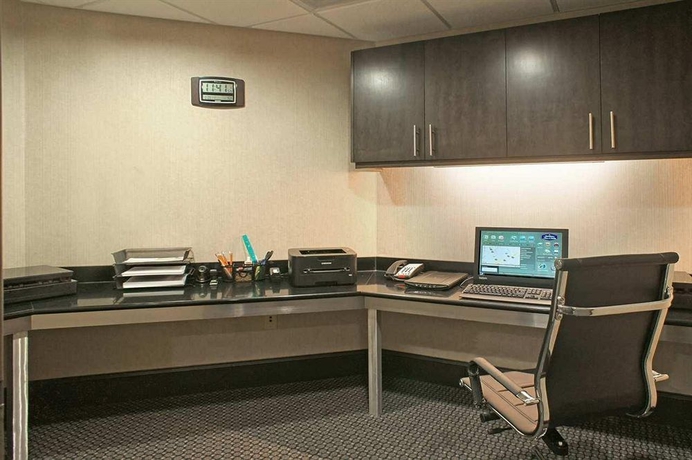 Imagen de los interiores del Hotel Hampton Inn and Suites Richmond/glenside. Foto 12