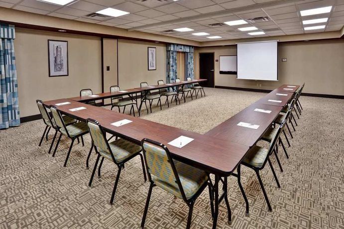Imagen de los interiores del Hotel Hampton Inn and Suites Richmond/virginia Center. Foto 11