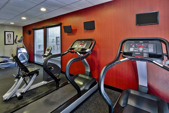 Imagen de los interiores del Hotel Hampton Inn and Suites Richmond/virginia Center. Foto 14