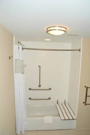 Imagen de la habitación del Hotel Hampton Inn and Suites Robbinsville. Foto 3