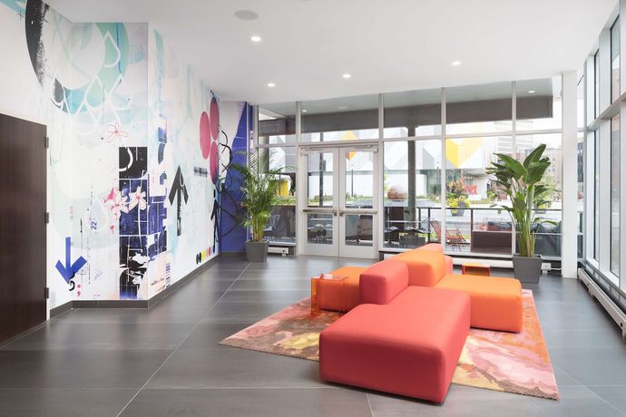 Imagen de los interiores del Hotel Hampton Inn and Suites Rochester Downtown. Foto 17