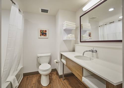 Imagen de la habitación del Hotel Hampton Inn and Suites Roseburg. Foto 1