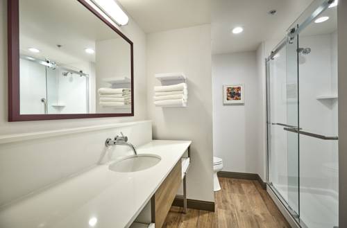 Imagen de la habitación del Hotel Hampton Inn and Suites Roseburg. Foto 2