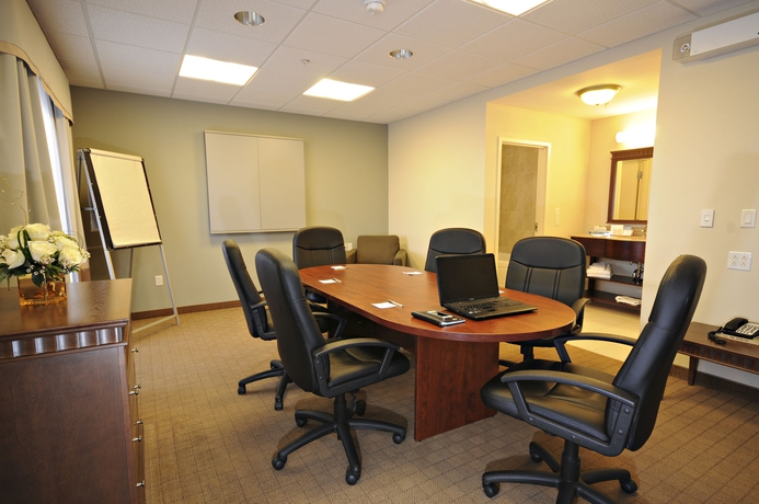 Imagen de los interiores del Hotel Hampton Inn and Suites Saint John. Foto 3