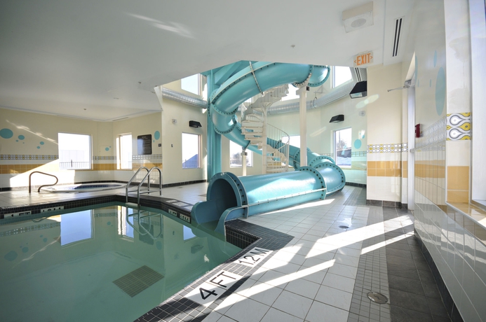 Imagen de la piscina del Hotel Hampton Inn and Suites Saint John. Foto 13