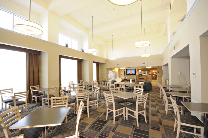 Imagen del bar/restaurante del Hotel Hampton Inn and Suites Saint John. Foto 1