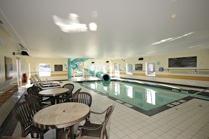 Imagen de la piscina del Hotel Hampton Inn and Suites Saint John. Foto 15