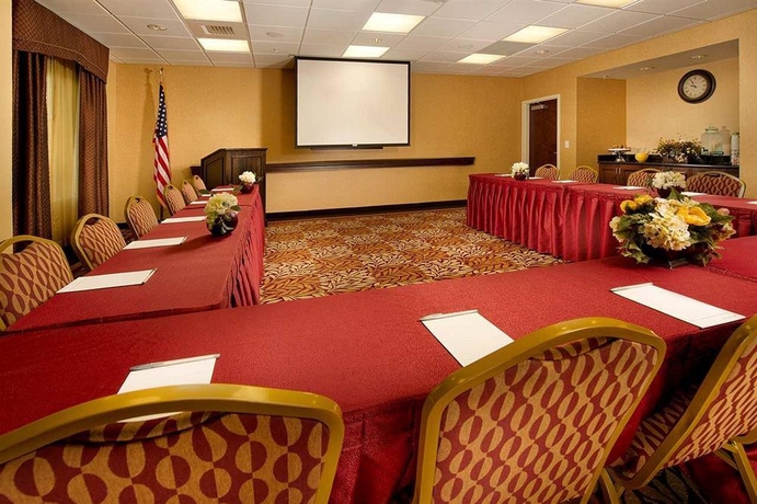 Imagen de los interiores del Hotel Hampton Inn and Suites San Antonio-airport. Foto 13