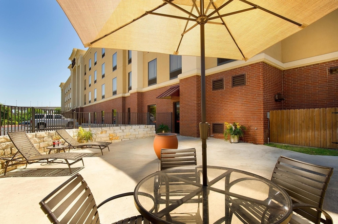 Imagen del bar/restaurante del Hotel Hampton Inn and Suites San Antonio-airport. Foto 6